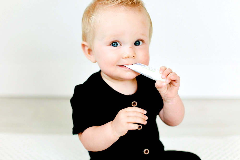 Best Natural Teething Gel by popular social media influence Ginger Parrish of Parrish Place